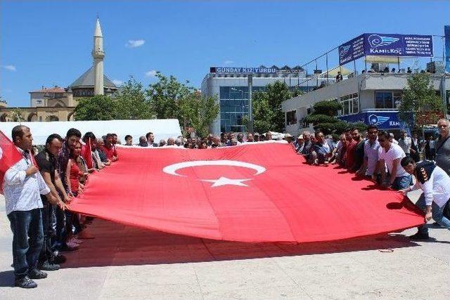 Atatürkçü Düşünce Derneği Bayrak Mitingi Düzenledi