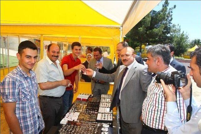 Ak Partili Vekiller, Hemşeri Dernekleri Festival Alanını Ziyaret Etti