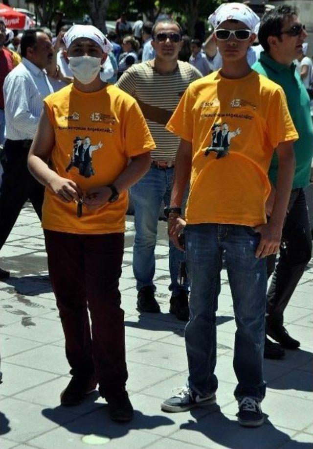 L&ouml;semiyi Yenen &Ccedil;ocuklar Maskelerini Attı 2