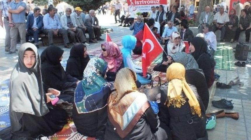 Mazlum-der'den, Diyarbakır&rsquo;da &Ccedil;ocukları Ka&ccedil;ırılan Ailelere Destek