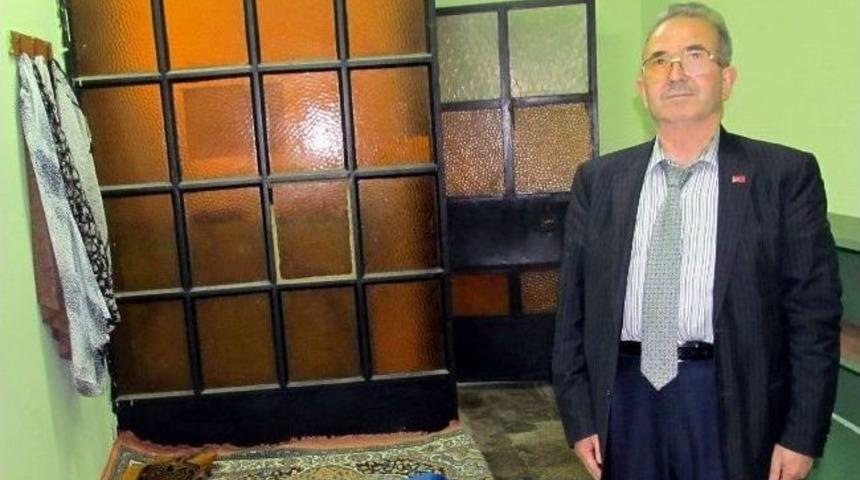 Edremit&rsquo;te 7/24 Saat Fahri Olarak G&ouml;revli İmam