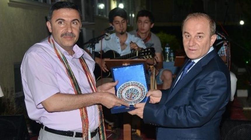 Vali &Ouml;zt&uuml;rk, Dsi M&uuml;d&uuml;rl&uuml;ğ&uuml;&rsquo;n&uuml;n D&uuml;zenlediği &ldquo;karadenizliler Gecesi&rdquo;ne Katıldı
