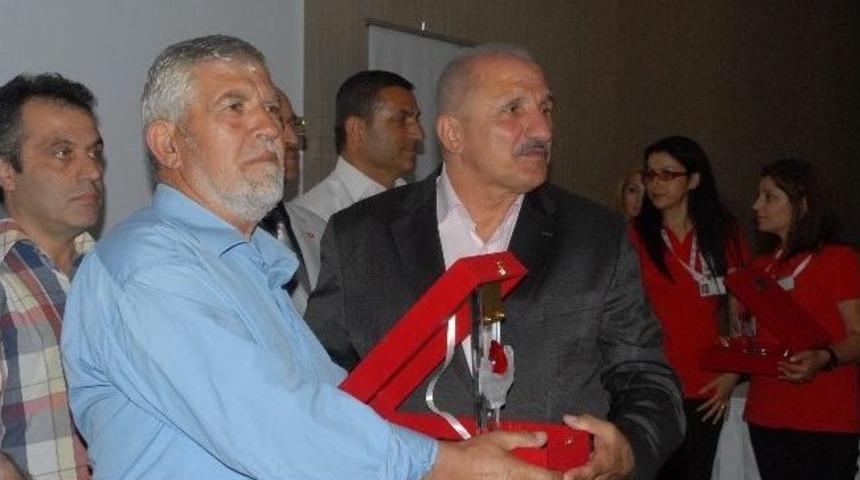 Kızılay&rsquo;dan Kan Bağış&ccedil;ılarına Plaket