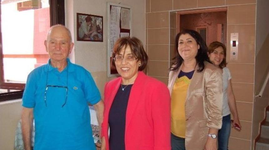 Huzurevinde En Baba G&uuml;n