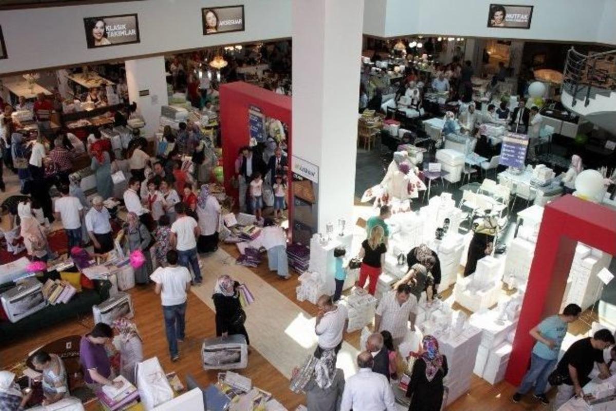 İstikbal Mobilya 849&rsquo;uncu Mağazasını Bursa&rsquo;da A&ccedil;tı