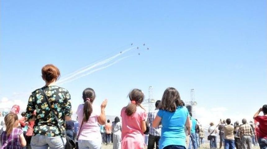 T&uuml;rk Yıldızları Niğde&rsquo;yi B&uuml;y&uuml;ledi