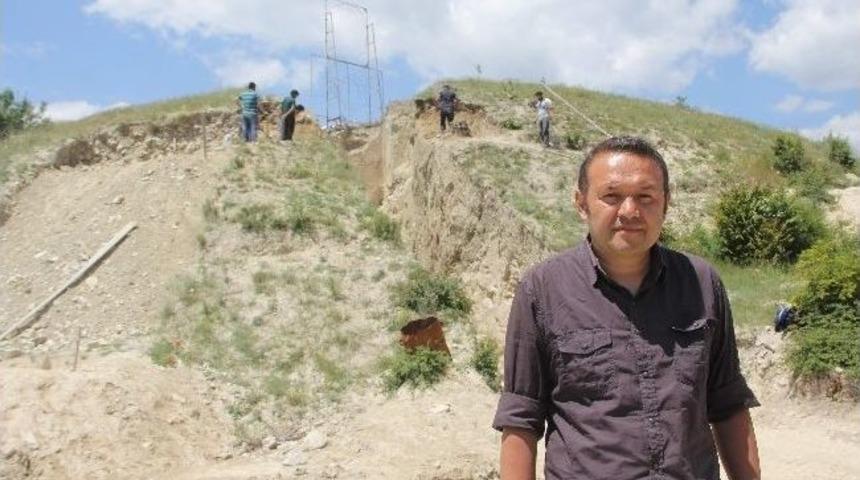 B&uuml;y&uuml;k G&ouml;ztepe T&uuml;m&uuml;l&uuml;s&uuml;nde Kurtarma &Ccedil;alışmaları S&uuml;r&uuml;yor