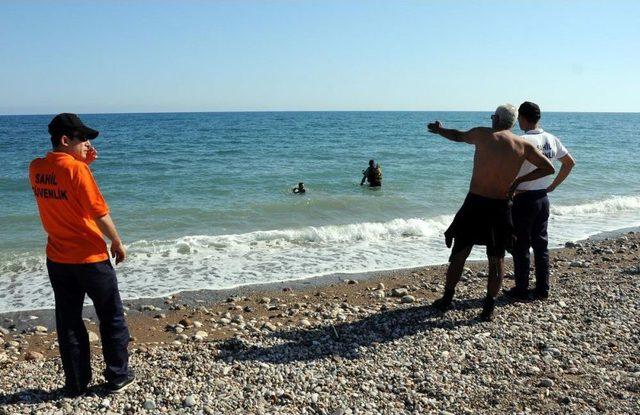 Antalya'da Denize Giren Kadın Kayboldu