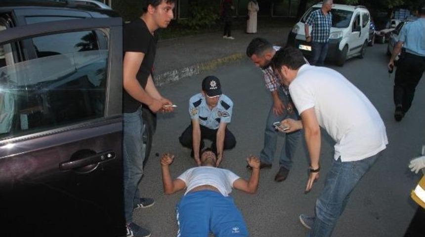 Otomobil Tır İle &Ccedil;arpıştı: 1 Yaralı