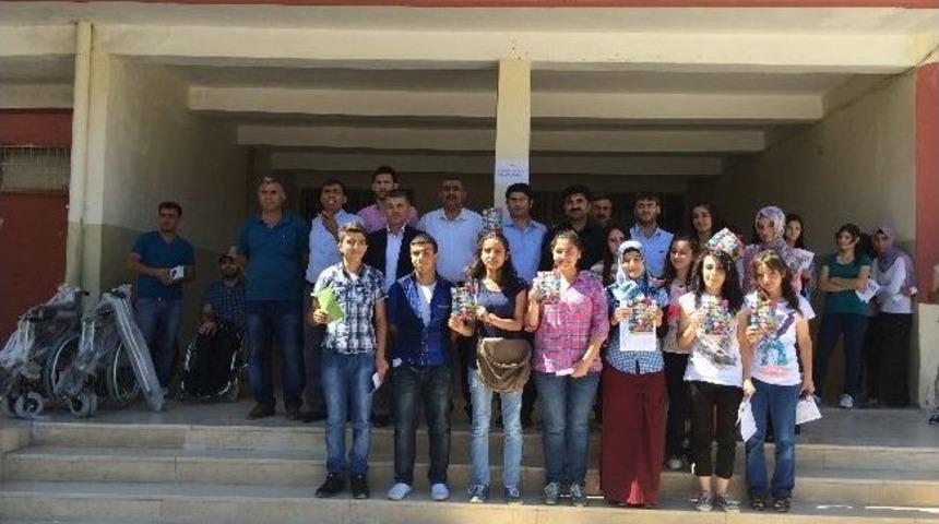 &Ouml;ğrencilerden Engellilere Tekerlekli Sandalye Yardımı