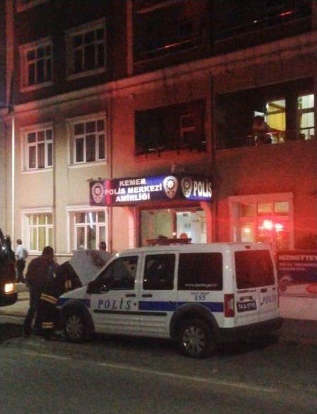 (özel Haber) Yavru Kedi İçin Polis Arabası 12 Saat Çalışmadı