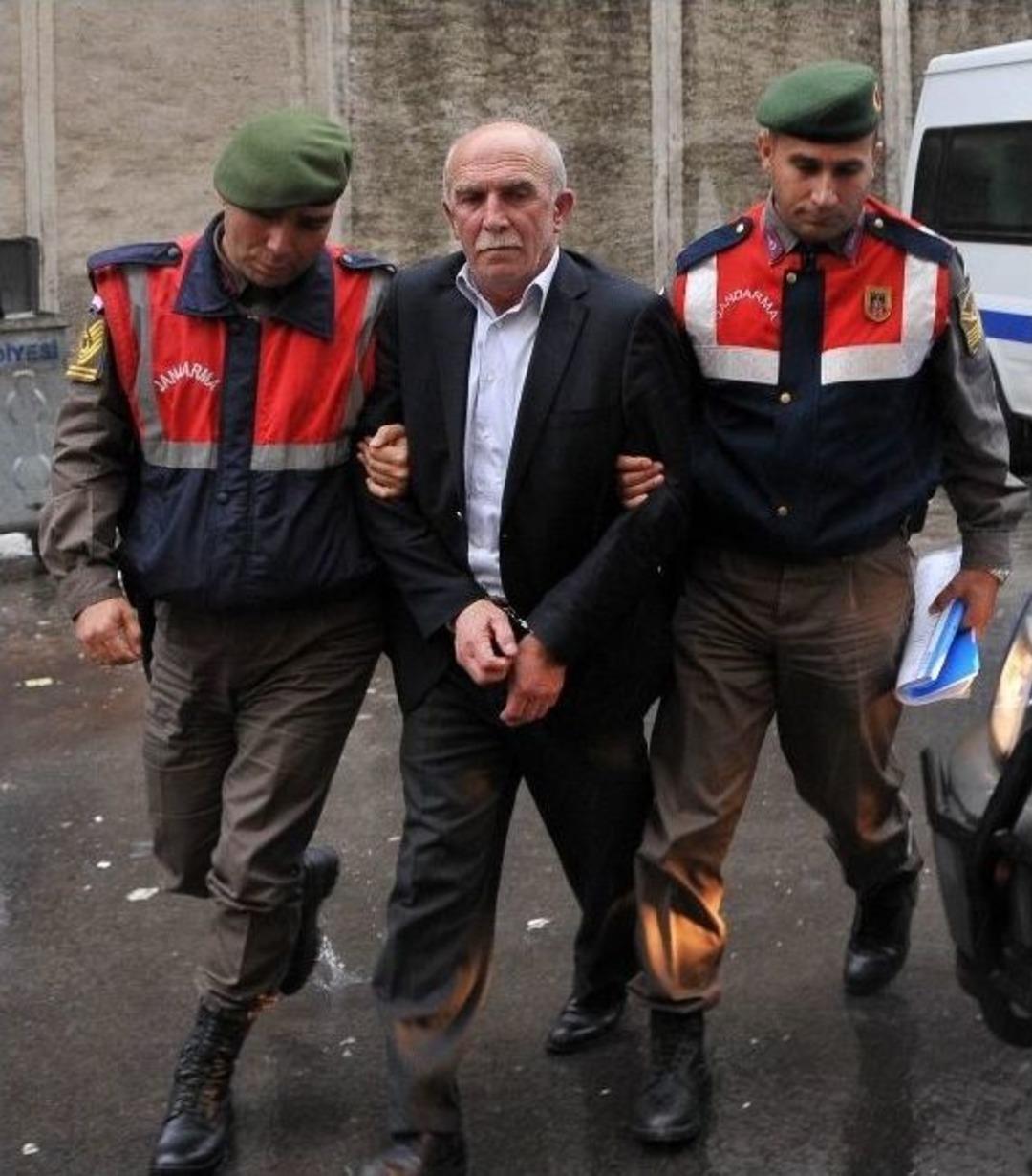 (&ouml;zel Haber) Hırsızı &Ouml;ld&uuml;ren Muhtarı Kamera G&ouml;r&uuml;nt&uuml;leri H&uuml;rriyetine Kavuşturdu