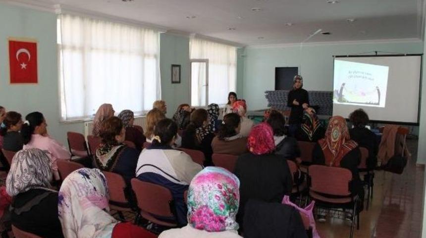 Spor Yapan Ev Kadınlarına Obezite Eğitimi