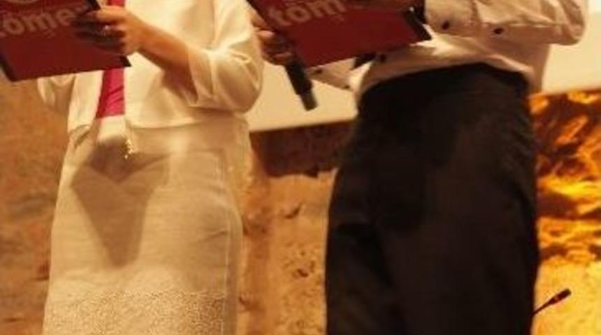 D&uuml;nya &Ouml;ğrencileri Mezun Oldu