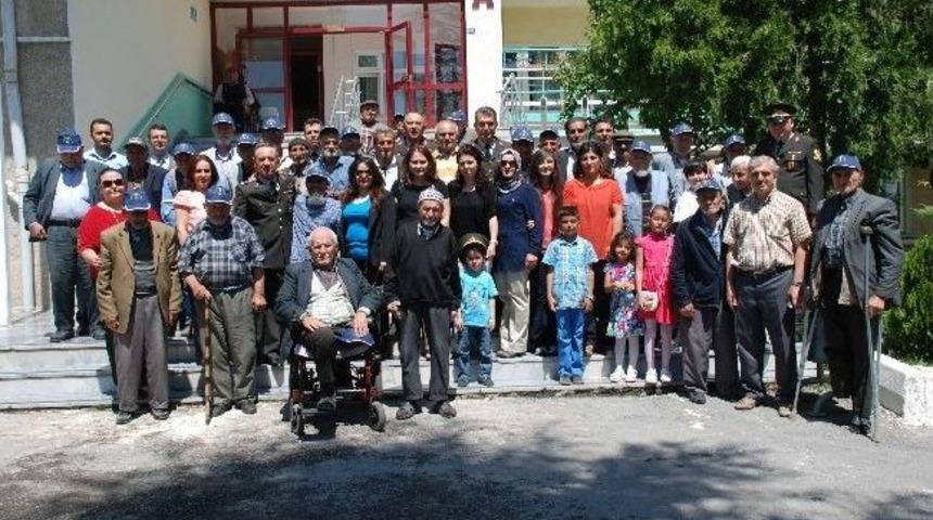 Jandarma'dan Babalar G&uuml;n&uuml; Ziyareti