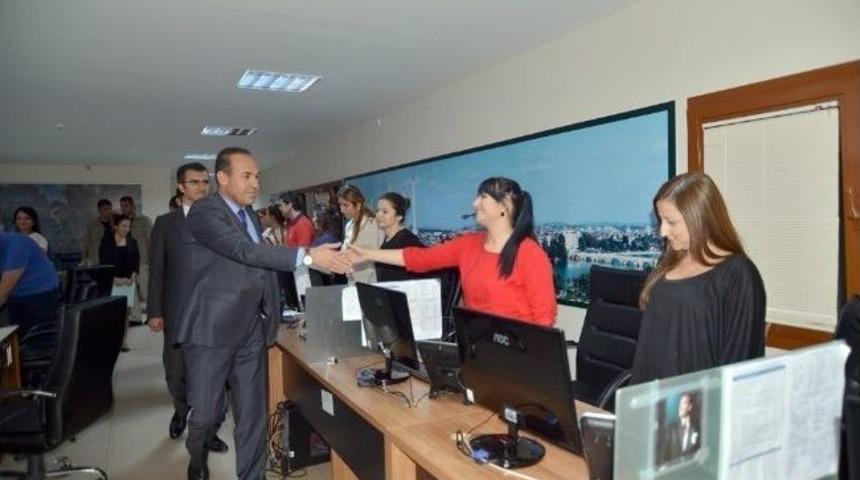 S&ouml;zl&uuml;, Vatandaşın Sorununu Dinleyip, Talimat Verdi