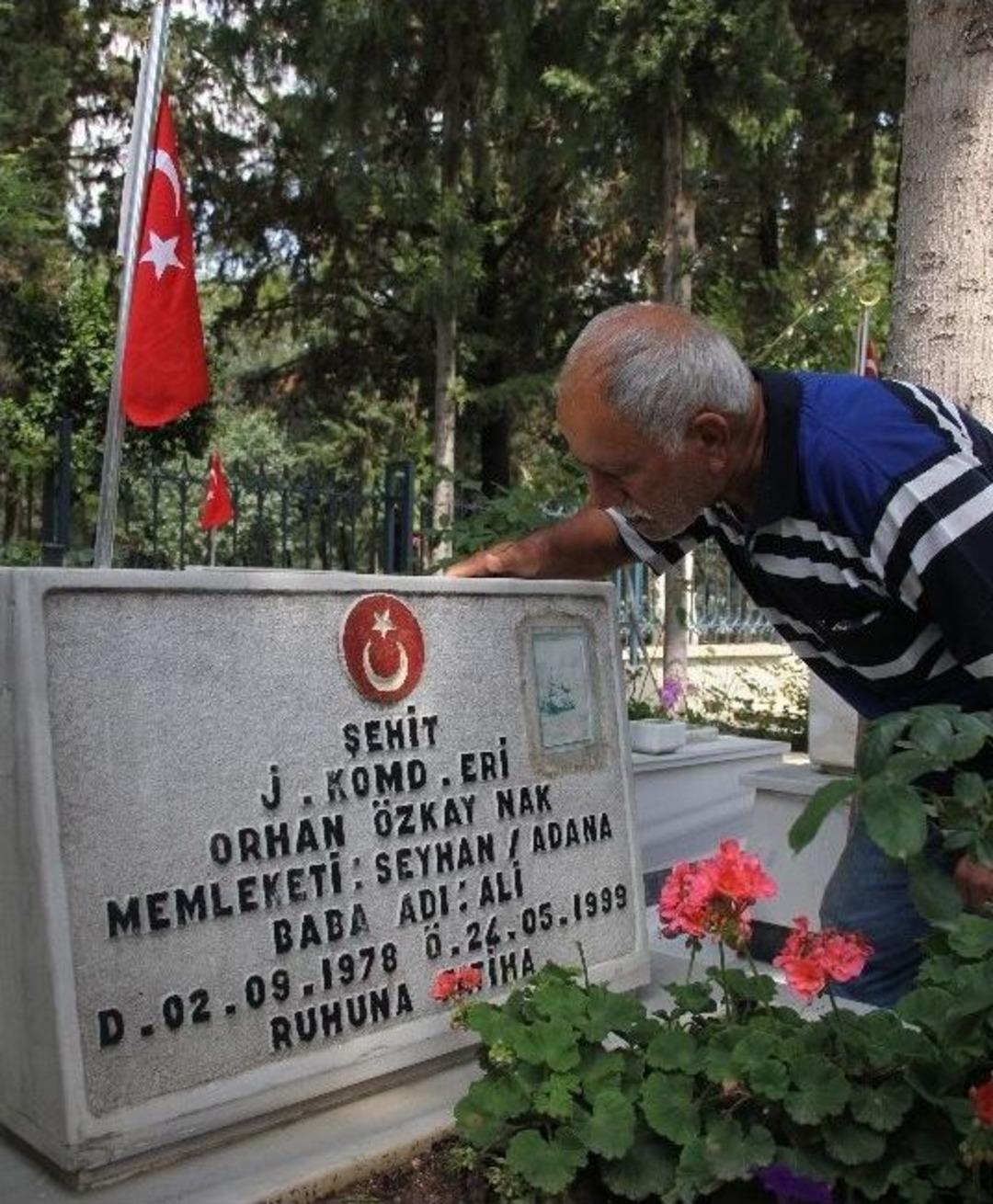 (&ouml;zel Haber) Şehit Babası: "herkes Evladına Biz Taşlara Sarılıyoruz"