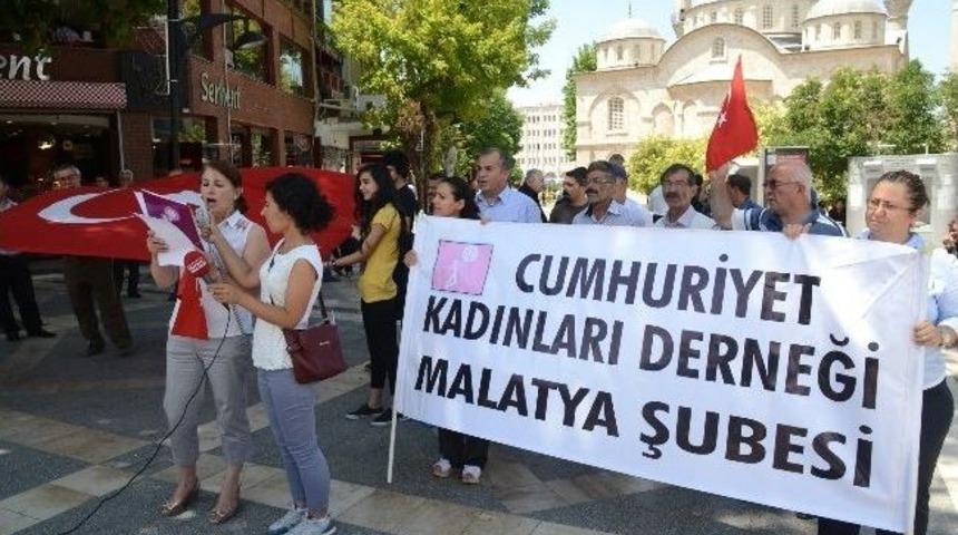 Cumhuriyet Kadınları Derneği'nden Bayrak Tepkisi
