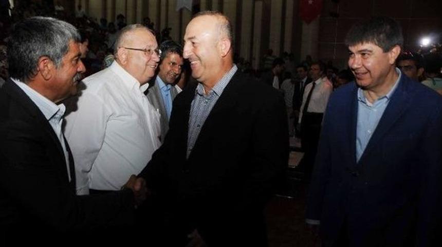 Bakan &Ccedil;avuşoğlu&rsquo;ndan Babalar G&uuml;n&uuml; Mesajı