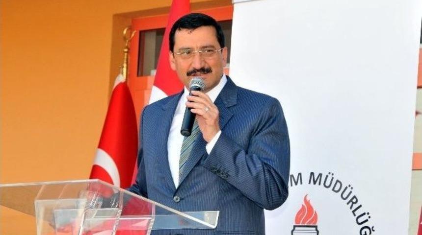 Başkan Ak&rsquo;tan &Ouml;ğrencilere Karne Hediyesi