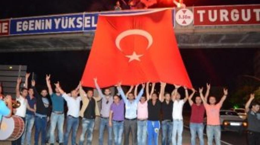 E-96'da Bayrak Eylemi