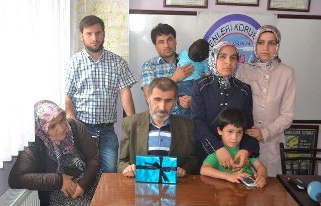 Konya da "yılın Babası" G&ouml;rme Ve Y&uuml;r&uuml;me Engelli Baba Se&ccedil;ildi 1