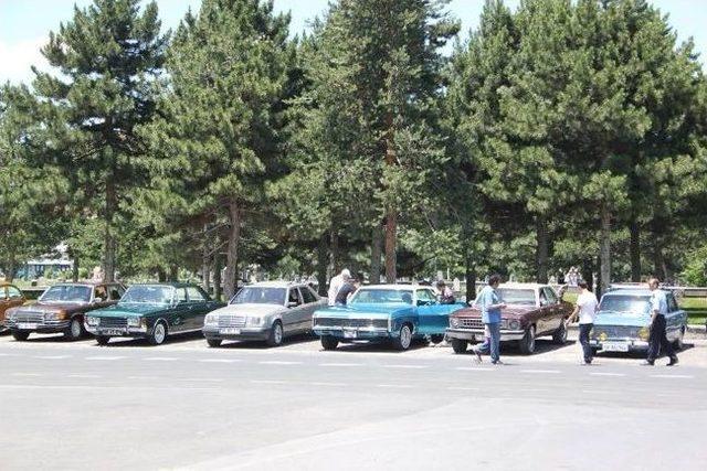 Kayseri Klasik Otomobil Ve Motorsporları Derneği&rsquo;nden Babalar G&uuml;n&uuml; Etkinliği 1