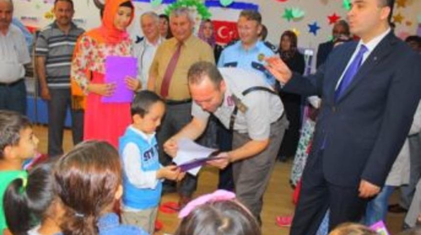 Osmancık'ta Kaymakam &Uuml;&ccedil;&uuml;nc&uuml;'den &Ouml;ğrencilere Karne