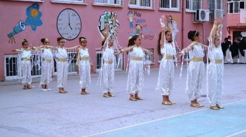 &Ouml;ğrencilerden Danslı Veda