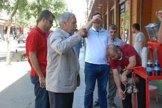 Sıcaklar Meyan Kökü Şerbetine Rağbeti Arttırdı