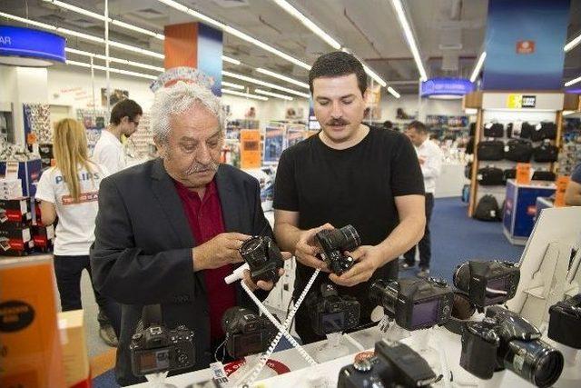 Ünlü Fotoğrafçı İle Babasından Babalar Günü’ne Özel Söyleşi