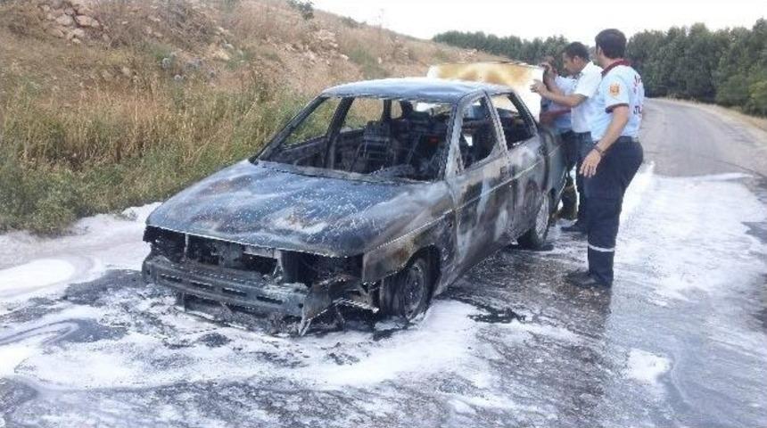 Bozova'da Seyir Halindeki Lpg'li Otomobil Alev Aldı