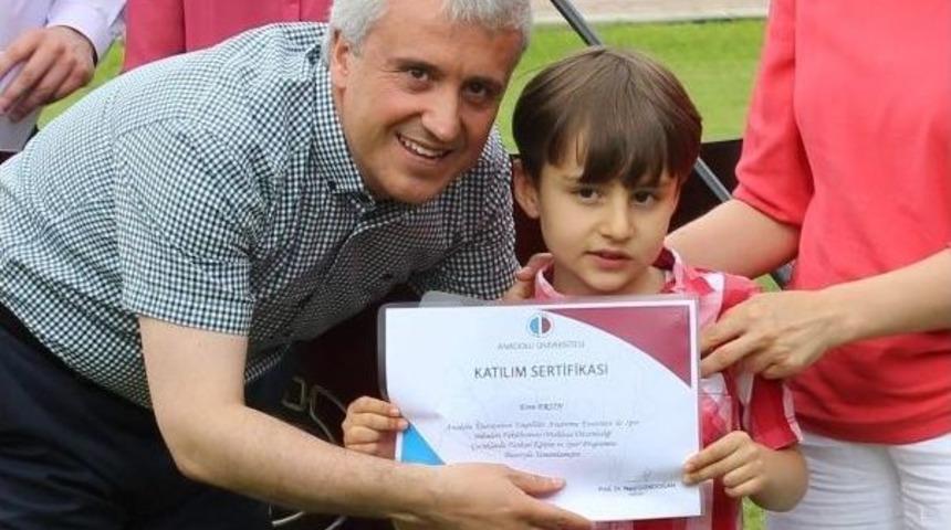 Otizmli &Ccedil;ocuklar Sertifikalarını Aldı