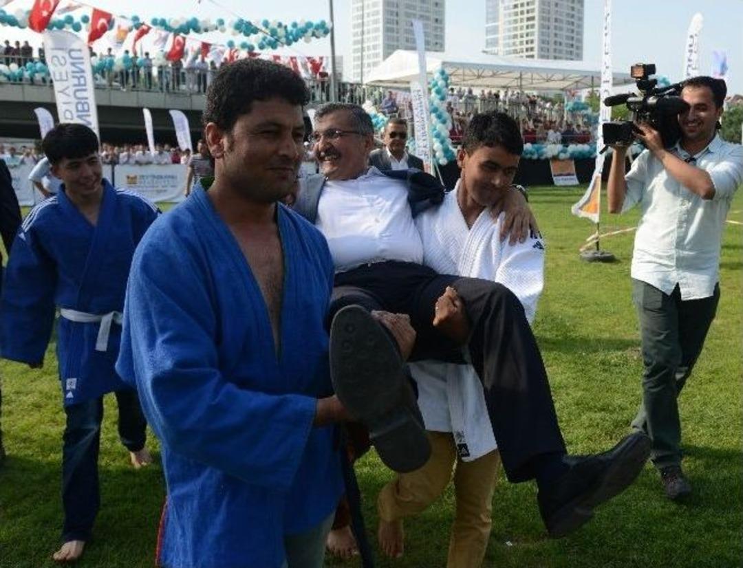 Zeytinburnu Kuraş Şampiyonası Yapıldı