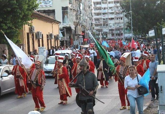 Mersin'de Mehter Takımlı 'bayrağa Saygı' Yürüyüşü