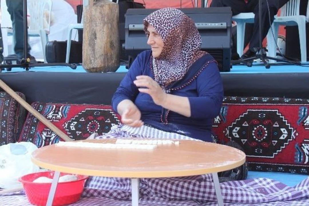 Esenler&rsquo;de Dev Kazanlarda5 Ton Mantı Pişti