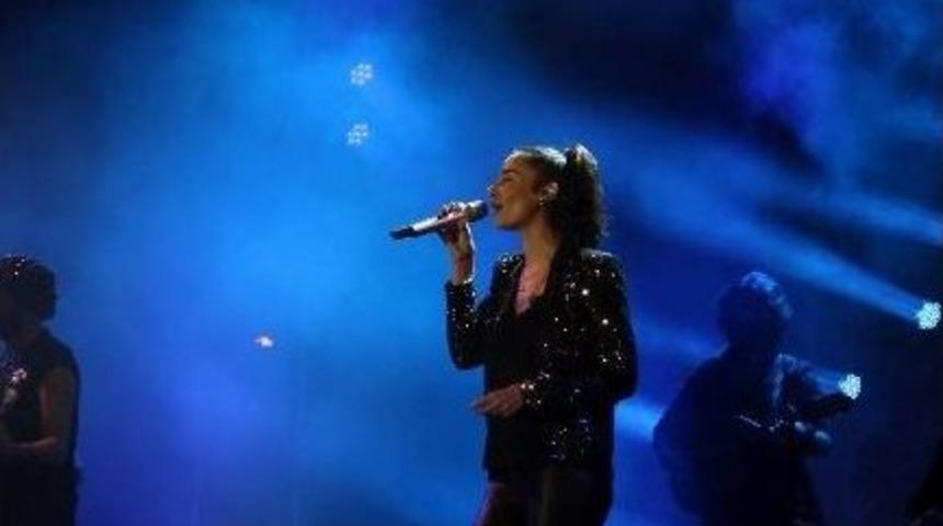 Sıla Eşliğinde Kep Attılar