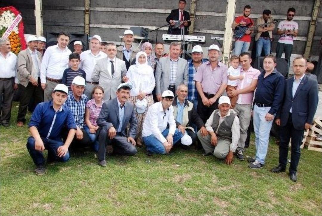 K&uuml;tahya'da &Ccedil;ilek Festivali