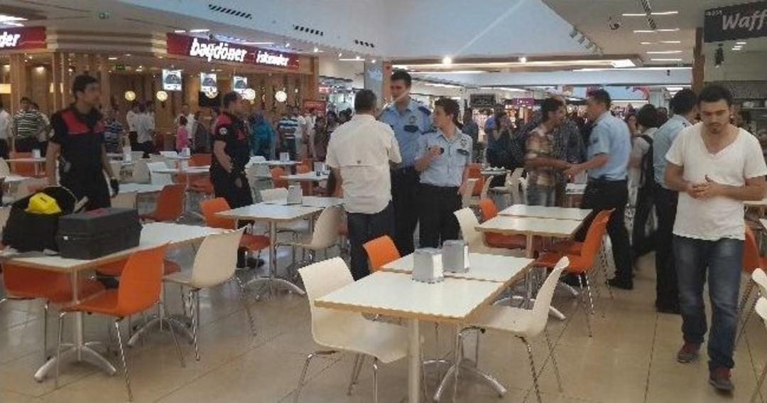 Polis Memuru Pizza Y&uuml;z&uuml;nden &Ccedil;ıkan Tartışmada İş Yeri M&uuml;d&uuml;r&uuml;n&uuml; Kurşunladı