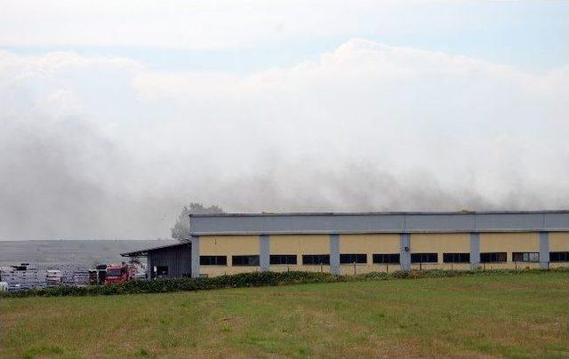 Yapı Malzemeleri &Uuml;reten Fabrikada Yangın 1