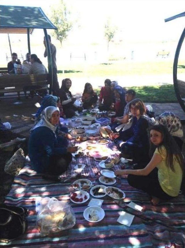 Karne Hediyesi Olarak Öğrencilere Tekne Turu 1