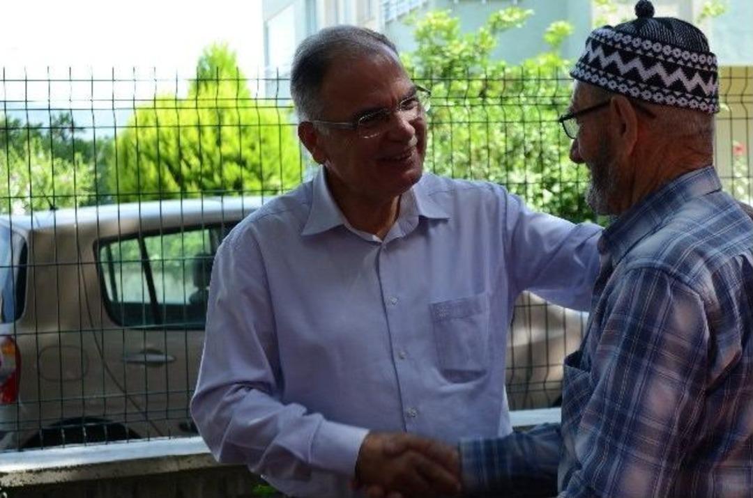 Başkan Bakıcı, Babalar G&uuml;n&uuml;n&uuml; Yaşlılarla Kutladı