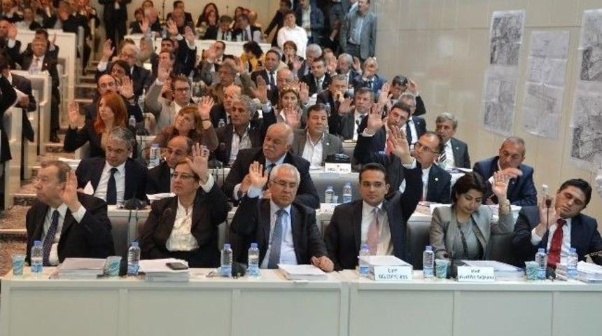 Başkan Kocaoğlu İzmir İ&ccedil;in D&uuml;ğmeye Bastı