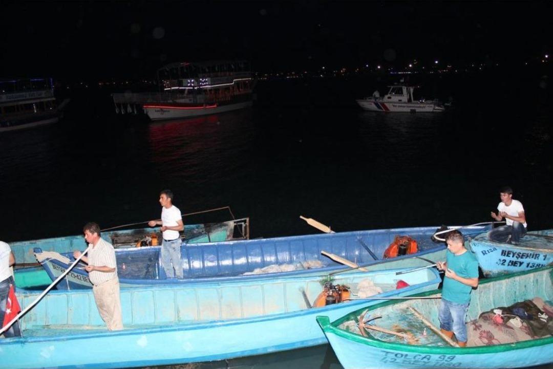 Beyşehir G&ouml;l&uuml;'nde Balık&ccedil;ılar Av Sezonunu A&ccedil;tı