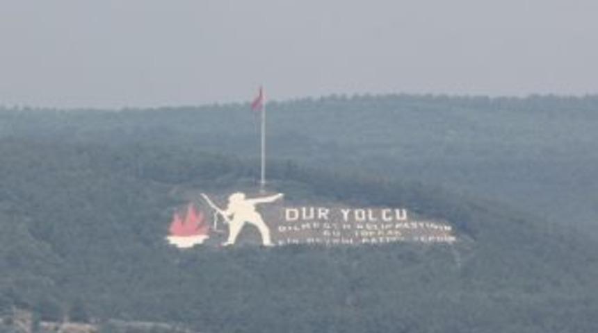 &lsquo;dur Yocu&rsquo; Anıtında T&uuml;rk Bayrağı Yeniden Dalgalanıyor