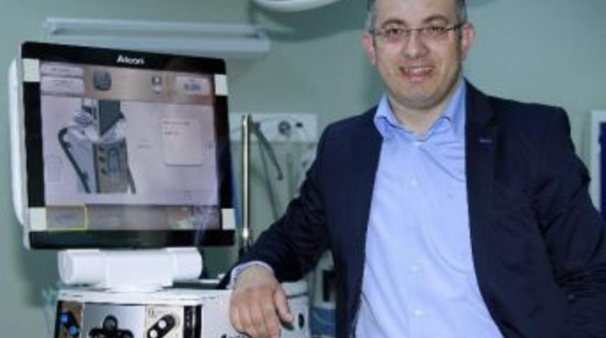 Katarak Cerrahisinde T&uuml;rkiye'de Bir İlk