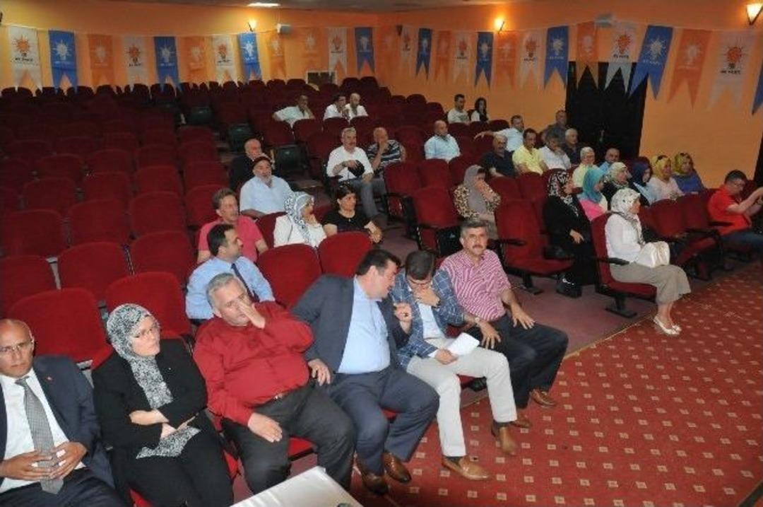 Ak Parti Ak&ccedil;akoca İl&ccedil;e Divan Kurulu Toplantısı Yapıldı
