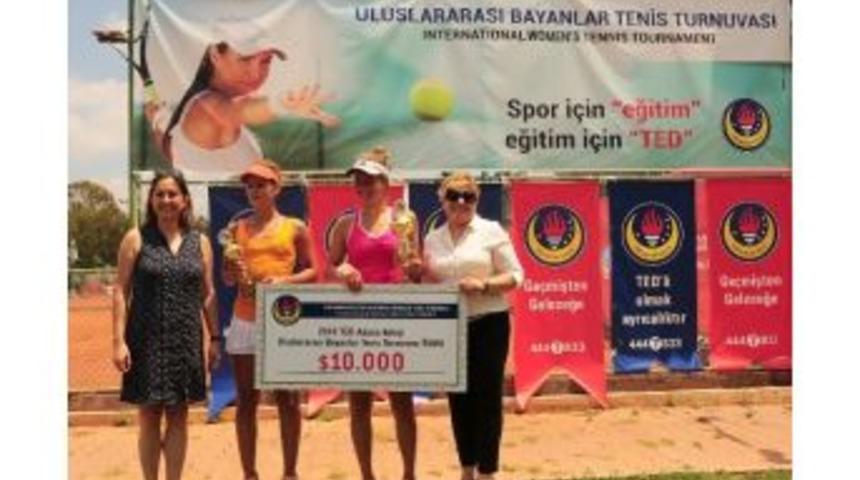 Ted Kort’un Yıldızlarını Ödüllendirdi