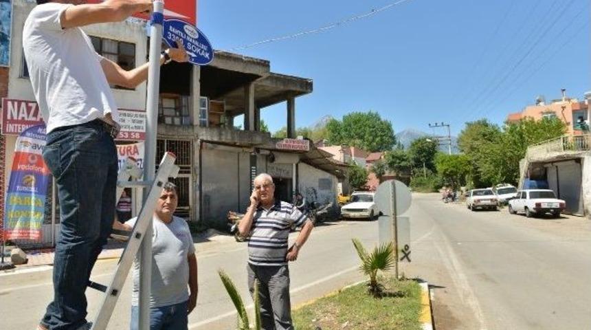 Mahalle Stat&uuml;s&uuml; Kazanan K&ouml;ylere Sokak Levhası