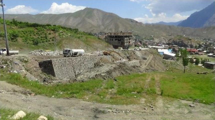 Hakkari'de Yol &Ccedil;alışması